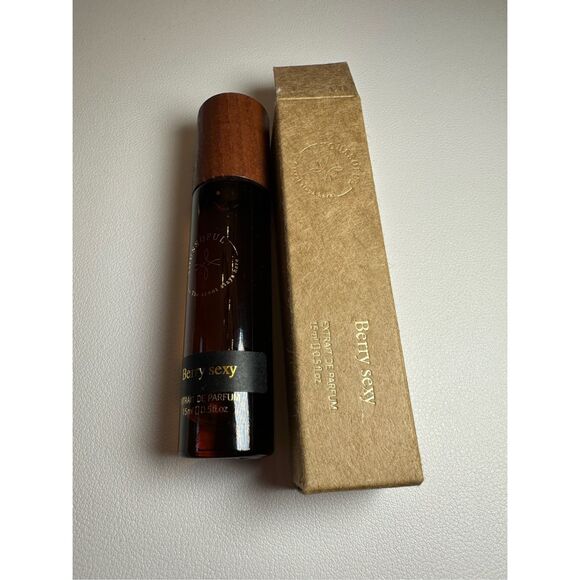 YOUSSOFUL Berry Sexy Extrait De Parfum 15ml - Picture 2 of 5